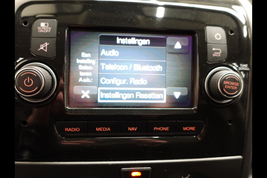 Citroën Jumper L2H2 120pk Navigatie Camera Airco Cruise control Trekhaak Sidebars 3-zits Euro6 Citroën Jumper L2H2 120pk Navigatie Camera Airco Cruise control Trekhaak Sidebars 3-zits Euro6