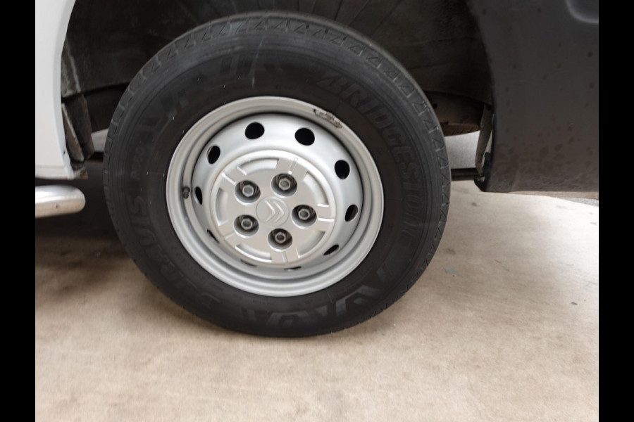 Citroën Jumper L2H2 120pk Navigatie Camera Airco Cruise control Trekhaak Sidebars 3-zits Euro6 Citroën Jumper L2H2 120pk Navigatie Camera Airco Cruise control Trekhaak Sidebars 3-zits Euro6