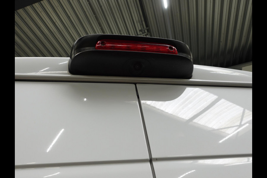 Citroën Jumper L2H2 120pk Navigatie Camera Airco Cruise control Trekhaak Sidebars 3-zits Euro6 Citroën Jumper L2H2 120pk Navigatie Camera Airco Cruise control Trekhaak Sidebars 3-zits Euro6