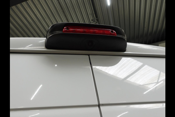 Citroën Jumper L2H2 120pk Navigatie Camera Airco Cruise control Trekhaak Sidebars 3-zits Euro6 Citroën Jumper L2H2 120pk Navigatie Camera Airco Cruise control Trekhaak Sidebars 3-zits Euro6