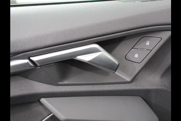 Audi A3 Sportback 40 TFSI e PHEV 204pk Advanced S Tronic | Panorama dak | Climate control | Adaptive cruise control | LED | Parkeersensoren | Keyless | Navigatie | Verwarmde voorstoelen | Apple Carplay/ Android Auto