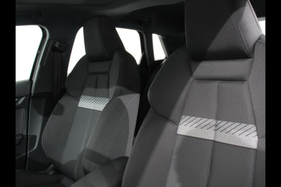 Audi A3 Sportback 40 TFSI e PHEV 204pk Advanced S Tronic | Panorama dak | Climate control | Adaptive cruise control | LED | Parkeersensoren | Keyless | Navigatie | Verwarmde voorstoelen | Apple Carplay/ Android Auto
