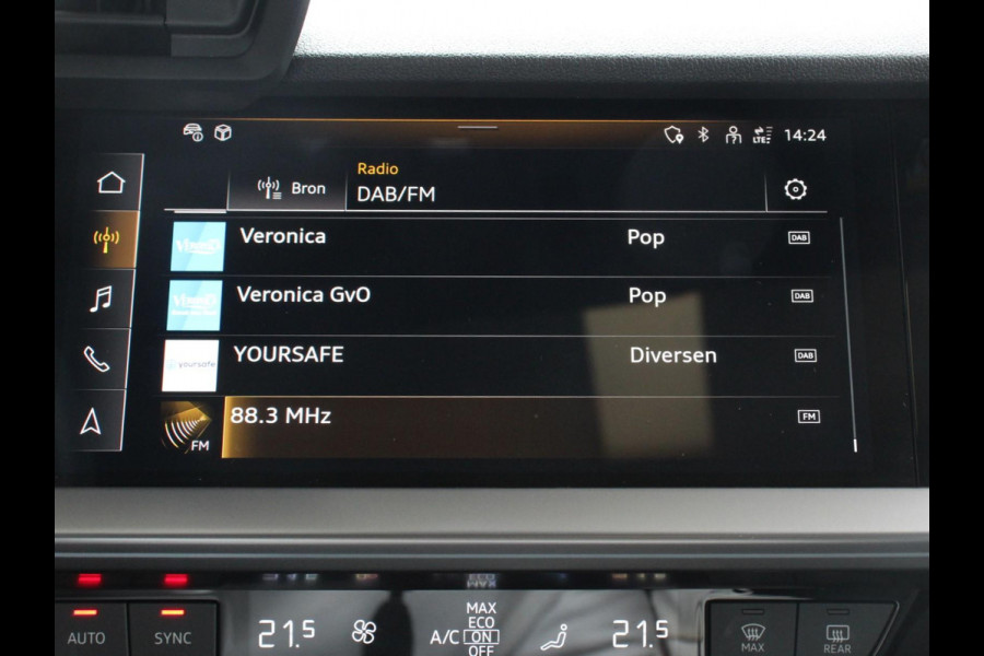 Audi A3 Sportback 40 TFSI e PHEV 204pk Advanced S Tronic | Panorama dak | Climate control | Adaptive cruise control | LED | Parkeersensoren | Keyless | Navigatie | Verwarmde voorstoelen | Apple Carplay/ Android Auto