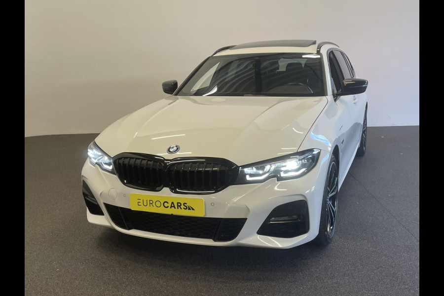 BMW 3 Serie Touring 320e M-Sport Aut-8 Panoramadak Adaptive M-Technic Chassis LED Navi Cruise Control PDC VA 19" LM Velgen Shadowline