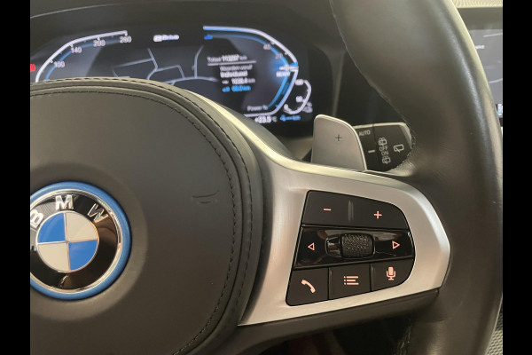 BMW 3 Serie Touring 320e M-Sport Aut-8 Panoramadak Adaptive M-Technic Chassis LED Navi Cruise Control PDC VA 19" LM Velgen Shadowline