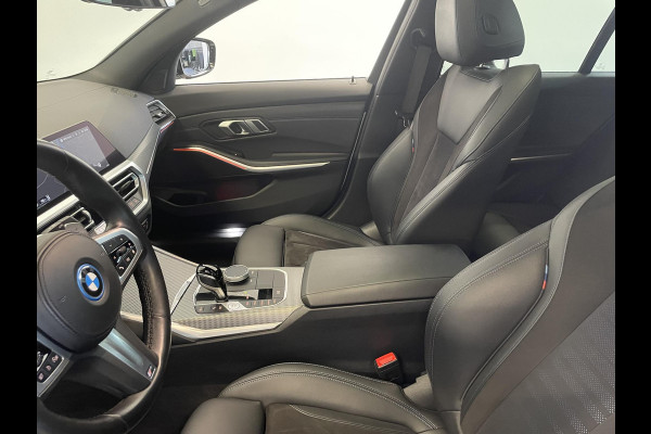 BMW 3 Serie Touring 320e M-Sport Aut-8 Panoramadak Adaptive M-Technic Chassis LED Navi Cruise Control PDC VA 19" LM Velgen Shadowline