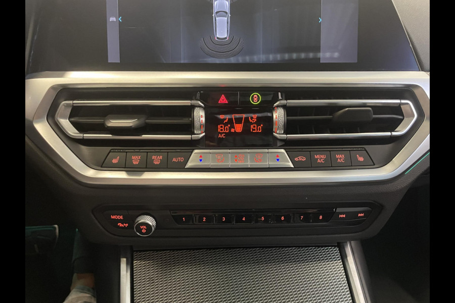 BMW 3 Serie Touring 320e M-Sport Aut-8 Panoramadak Adaptive M-Technic Chassis LED Navi Cruise Control PDC VA 19" LM Velgen Shadowline