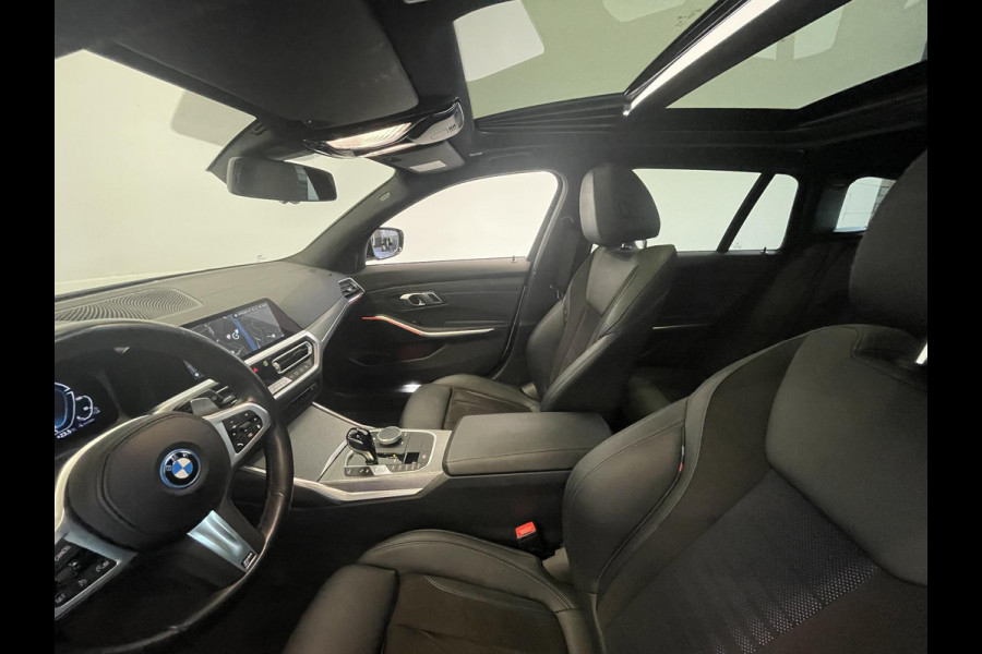 BMW 3 Serie Touring 320e M-Sport Aut-8 Panoramadak Adaptive M-Technic Chassis LED Navi Cruise Control PDC VA 19" LM Velgen Shadowline