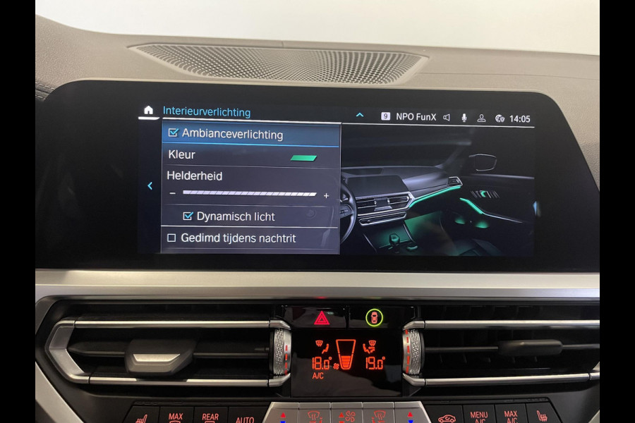 BMW 3 Serie Touring 320e M-Sport Aut-8 Panoramadak Adaptive M-Technic Chassis LED Navi Cruise Control PDC VA 19" LM Velgen Shadowline