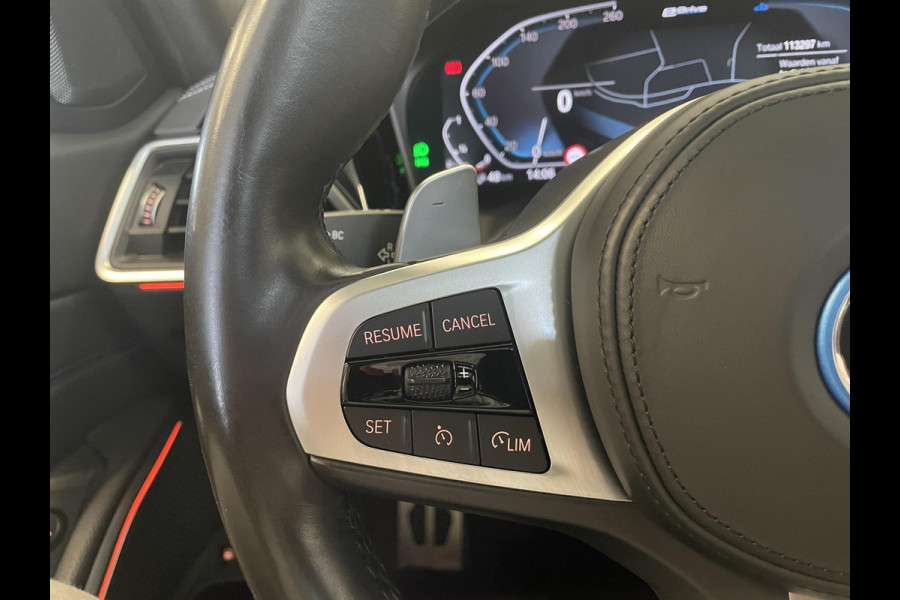 BMW 3 Serie Touring 320e M-Sport Aut-8 Panoramadak Adaptive M-Technic Chassis LED Navi Cruise Control PDC VA 19" LM Velgen Shadowline