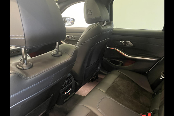 BMW 3 Serie Touring 320e M-Sport Aut-8 Panoramadak Adaptive M-Technic Chassis LED Navi Cruise Control PDC VA 19" LM Velgen Shadowline