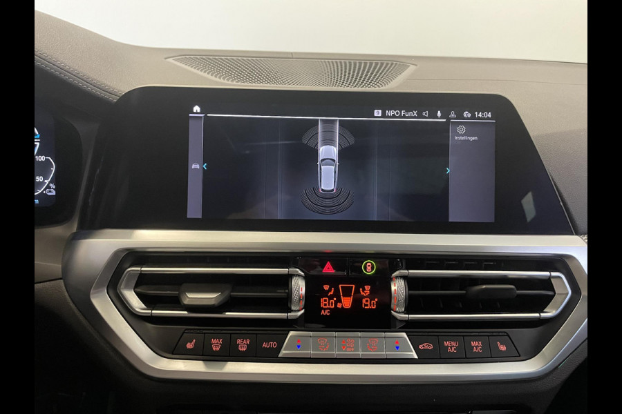 BMW 3 Serie Touring 320e M-Sport Aut-8 Panoramadak Adaptive M-Technic Chassis LED Navi Cruise Control PDC VA 19" LM Velgen Shadowline