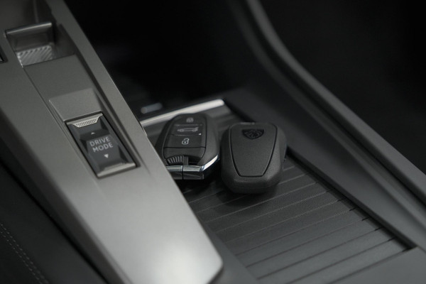 Peugeot 308 SW 1.6 Plug-in Hybrid 180 Allure | Perfecte Staat | 360 Camera | Adaptieve Cruise Control | Navigatie | Apple Carplay