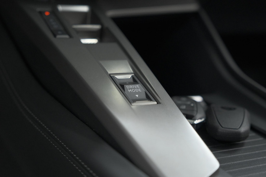 Peugeot 308 SW 1.6 Plug-in Hybrid 180 Allure | Perfecte Staat | 360 Camera | Adaptieve Cruise Control | Navigatie | Apple Carplay