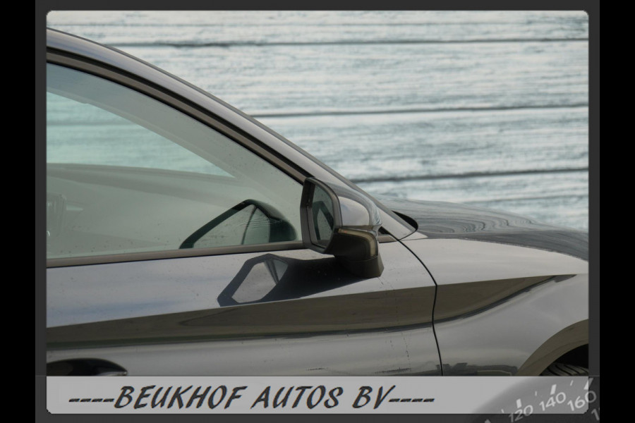 Seat Leon 1.0 TSI Style Business Intense Trekhaak Carplay