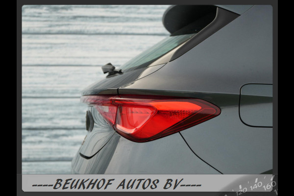 Seat Leon 1.0 TSI Style Business Intense Trekhaak Carplay