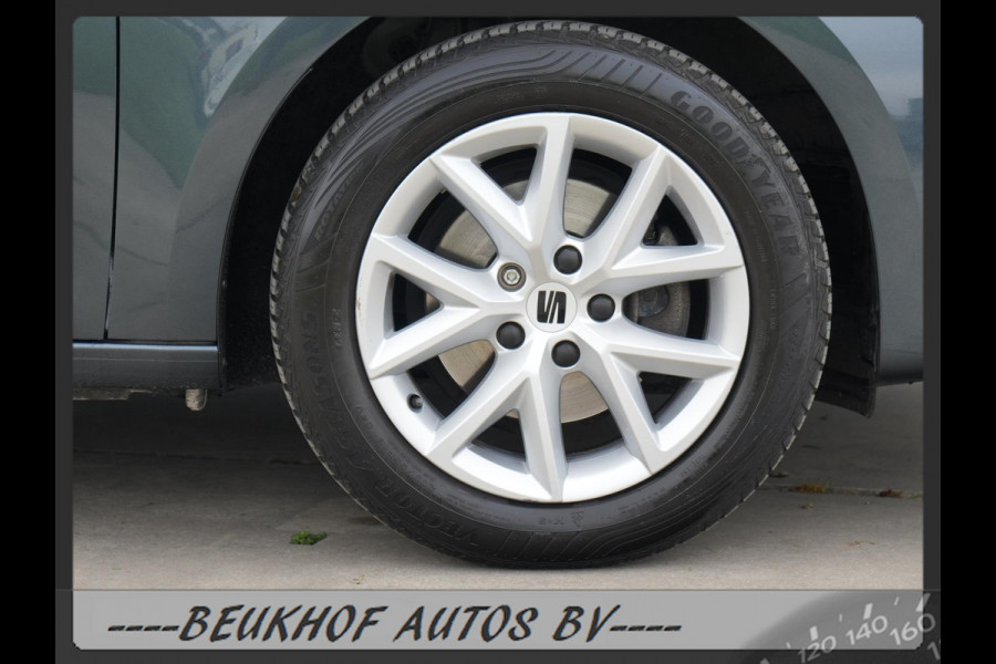 Seat Leon 1.0 TSI Style Business Intense Trekhaak Carplay