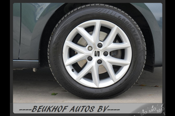 Seat Leon 1.0 TSI Style Business Intense Trekhaak Carplay