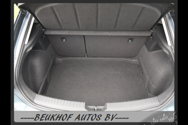 Seat Leon 1.0 TSI Style Business Intense Trekhaak Carplay