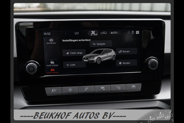 Seat Leon 1.0 TSI Style Business Intense Trekhaak Carplay