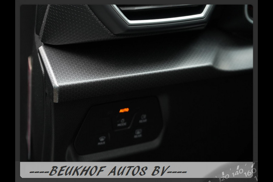 Seat Leon 1.0 TSI Style Business Intense Trekhaak Carplay