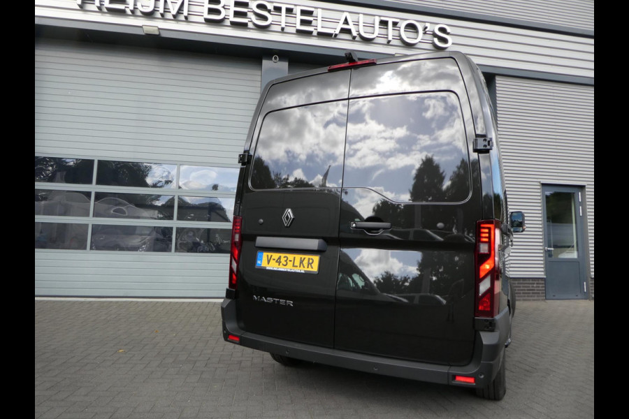 Renault Master T35 2.0 dCi 170 L2H2 BLACK EDITION, Airco LED, Camera, Navi, PDC.
