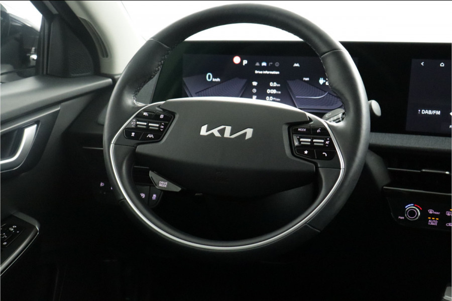 Kia Ev6 Light Edition 58 kWh - Stoel-/ Stuurverwarming - Carplay/Android Auto - Camera - Fabrieksgarantie tot 03-2031 . Kia Ev6 Light Edition 58 kWh - Stoel-/ Stuurverwarming - Carplay/Android Auto - Camera - Fabrieksgarantie tot 03-2031 .