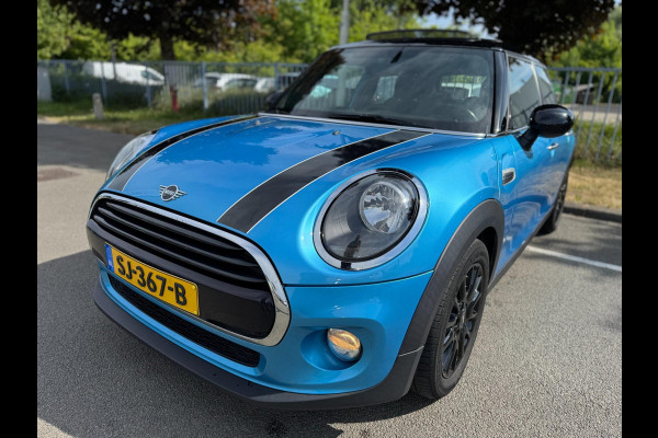 MINI Mini 1.5 Cooper Panorama Navigatie PDC 5 deurs Leer 136 PK MINI Mini 1.5 Cooper Panorama Navigatie PDC 5 deurs Leer 136 PK