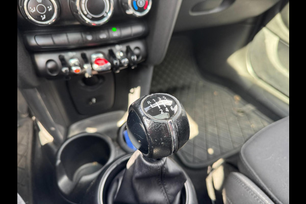 MINI Mini 1.5 Cooper Panorama Navigatie PDC 5 deurs Leer 136 PK MINI Mini 1.5 Cooper Panorama Navigatie PDC 5 deurs Leer 136 PK