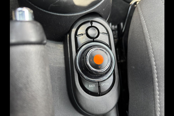 MINI Mini 1.5 Cooper Panorama Navigatie PDC 5 deurs Leer 136 PK MINI Mini 1.5 Cooper Panorama Navigatie PDC 5 deurs Leer 136 PK