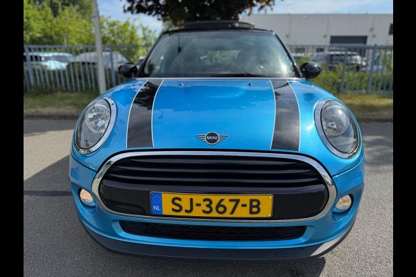 MINI Mini 1.5 Cooper Panorama Navigatie PDC 5 deurs Leer 136 PK MINI Mini 1.5 Cooper Panorama Navigatie PDC 5 deurs Leer 136 PK