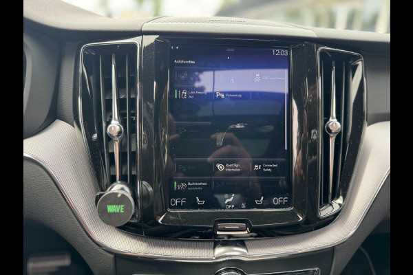 Volvo XC60 2.0 T8 Twin Engine AWD Inscription Pano Plug in Camera Volvo XC60 2.0 T8 Twin Engine AWD Inscription Pano Plug in Camera