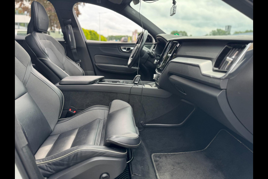 Volvo XC60 2.0 T8 Twin Engine AWD Inscription Pano Plug in Camera Volvo XC60 2.0 T8 Twin Engine AWD Inscription Pano Plug in Camera