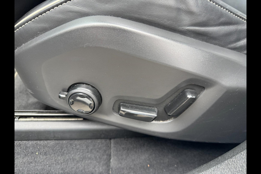 Volvo XC60 2.0 T8 Twin Engine AWD Inscription Pano Plug in Camera Volvo XC60 2.0 T8 Twin Engine AWD Inscription Pano Plug in Camera