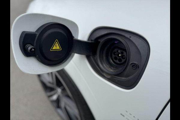 Volvo XC60 2.0 T8 Twin Engine AWD Inscription Pano Plug in Camera Volvo XC60 2.0 T8 Twin Engine AWD Inscription Pano Plug in Camera