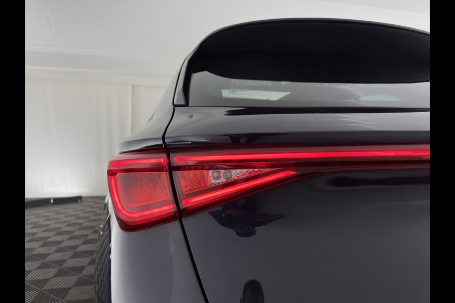 Seat Leon Sportstourer 2.0 TDI FR Business Intense (INCL-BTW) Aut.  *PANO | FULL-LED | ADAPTIVE-CRUISE | DIGI-COCKPIT | NAVI-FULLMAP | LEATHER-MICROFIBRE | CARPLAY | KEYLESS | SHIFT-PADDLES | SPORT-SEATS | AMBIENT-LIGHT | CAMERA | 17''ALU | T