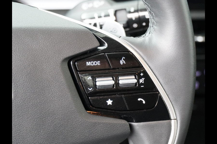 Kia Niro EV DynamicLine 64.8 kWh - SOH 98% - Climate control  - Adaptive cruise control - Navigatie - Apple Carplay/Android Auto - Fabrieksgarantie t/m 02-2030