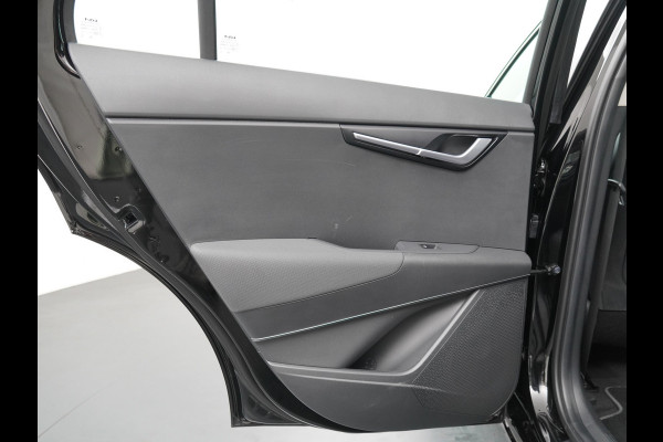 Kia Niro EV DynamicLine 64.8 kWh - SOH 98% - Climate control  - Adaptive cruise control - Navigatie - Apple Carplay/Android Auto - Fabrieksgarantie t/m 02-2030