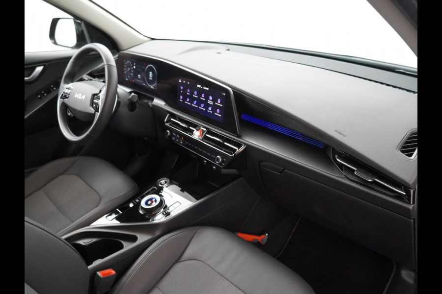 Kia Niro EV DynamicLine 64.8 kWh - SOH 98% - Climate control  - Adaptive cruise control - Navigatie - Apple Carplay/Android Auto - Fabrieksgarantie t/m 02-2030