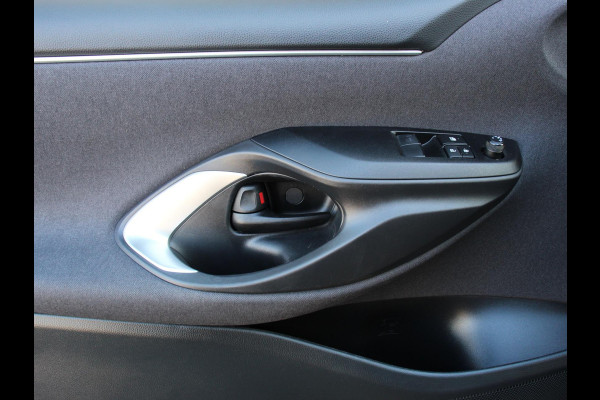 Toyota Yaris 1.5 Hybrid Comfort Aut Carplay Automatische Airco Toyota Safety Sense Adaptieve lampen Verkeerborden herkenning bots waarschuwing