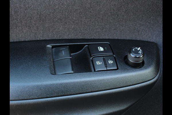 Toyota Yaris 1.5 Hybrid Comfort Aut Carplay Automatische Airco Toyota Safety Sense Adaptieve lampen Verkeerborden herkenning bots waarschuwing