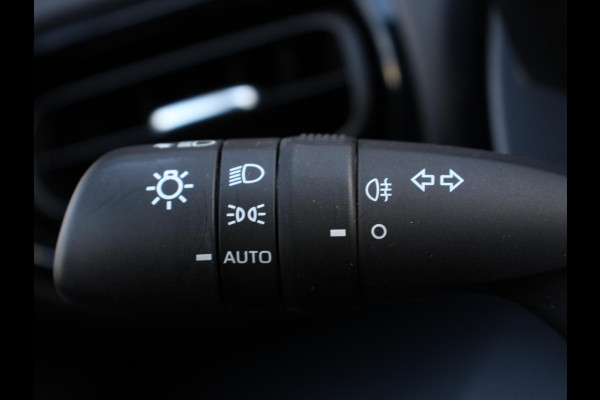 Toyota Yaris 1.5 Hybrid Comfort Aut Carplay Automatische Airco Toyota Safety Sense Adaptieve lampen Verkeerborden herkenning bots waarschuwing