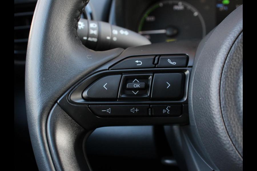 Toyota Yaris 1.5 Hybrid Comfort Aut Carplay Automatische Airco Toyota Safety Sense Adaptieve lampen Verkeerborden herkenning bots waarschuwing