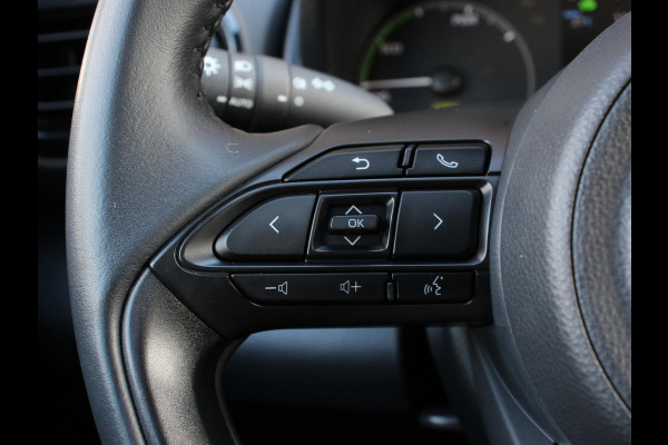 Toyota Yaris 1.5 Hybrid Comfort Aut Carplay Automatische Airco Toyota Safety Sense Adaptieve lampen Verkeerborden herkenning bots waarschuwing