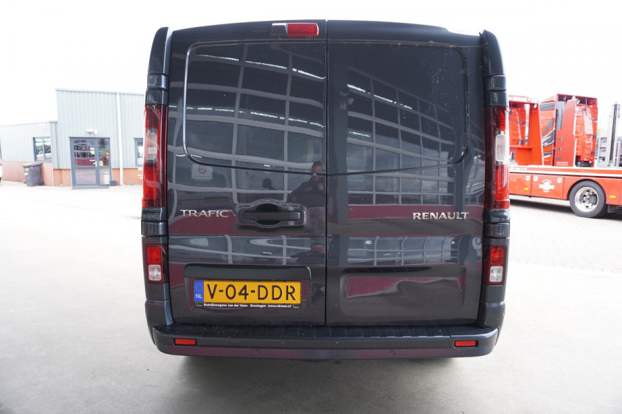 Renault Trafic 2.0 dCi 130PK T30 L2H1 Work Edition Nr. V031 | Airco | Cruise | Navi | Camera | Lm Velgen | Betimmering