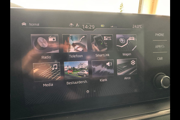 Škoda SCALA 1.5 TSI 150pk Sport Business DSG Automaat | Panorama | Trekhaak | Sport interieur | Climate | Cruise Con trol | occasion Škoda SCALA 1.5 TSI 150pk Sport Business DSG Automaat | Panorama | Trekhaak | Sport interieur | Climate | Cruise Con trol | occasion