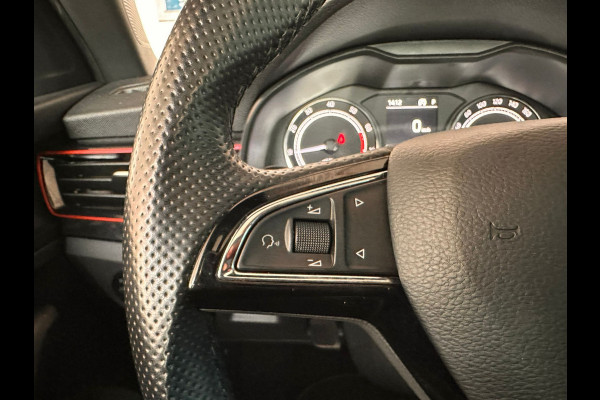Škoda SCALA 1.5 TSI 150pk Sport Business DSG Automaat | Panorama | Trekhaak | Sport interieur | Climate | Cruise Con trol | occasion Škoda SCALA 1.5 TSI 150pk Sport Business DSG Automaat | Panorama | Trekhaak | Sport interieur | Climate | Cruise Con trol | occasion