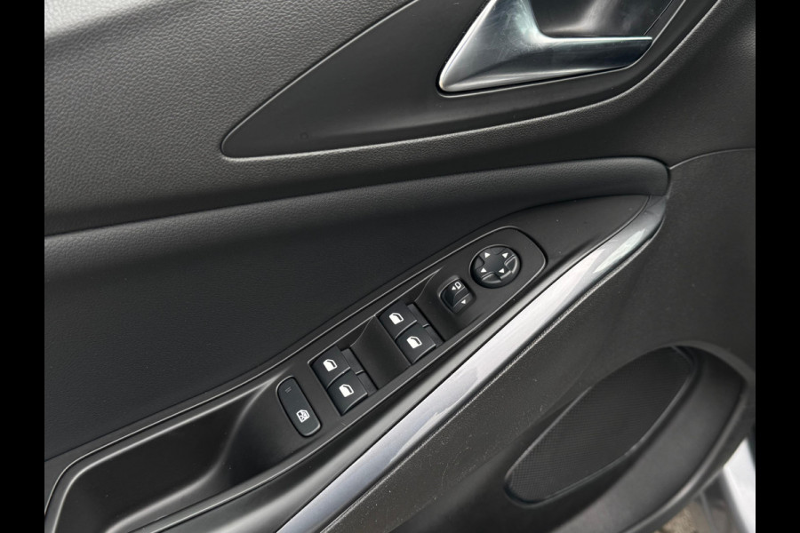 Opel Grandland X 1.2 Turbo Innovation NL-AUTO | NAVI | CARPLAY Opel Grandland X 1.2 Turbo Innovation NL-AUTO | NAVI | CARPLAY