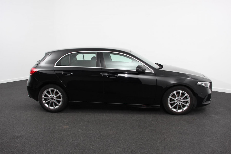 Mercedes-Benz A-Klasse 200 Progressive | Navigatie | Climate Control | Lane Assist | Camera | Trekhaak | DAB | LED | Verkeersbord Herkenning | Mercedes-Benz A-Klasse 200 Progressive | Navigatie | Climate Control | Lane Assist | Camera | Trekhaak | DAB | LED | Verkeersbord Herkenning |