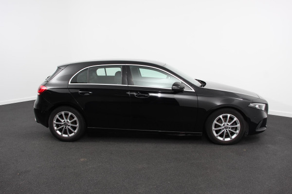 Mercedes-Benz A-Klasse 200 Progressive | Navigatie | Climate Control | Lane Assist | Camera | Trekhaak | DAB | LED | Verkeersbord Herkenning | Mercedes-Benz A-Klasse 200 Progressive | Navigatie | Climate Control | Lane Assist | Camera | Trekhaak | DAB | LED | Verkeersbord Herkenning |